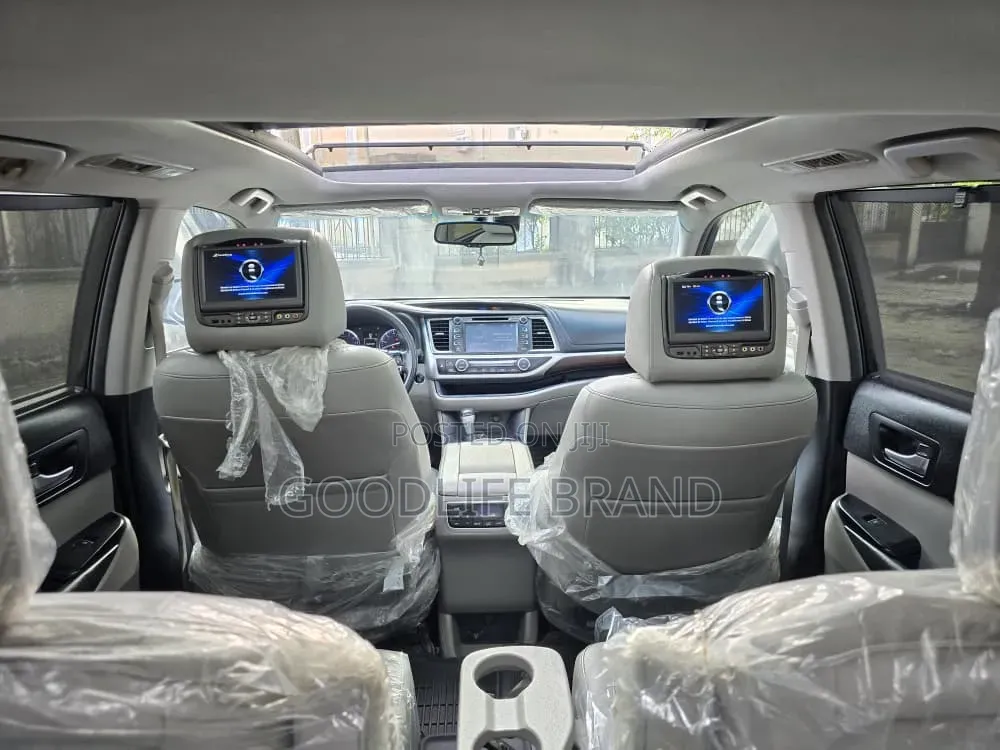 Toyota Highlander Limited Platinum 4dr SUV AWD (3.5L 6cyl 6A) 2015