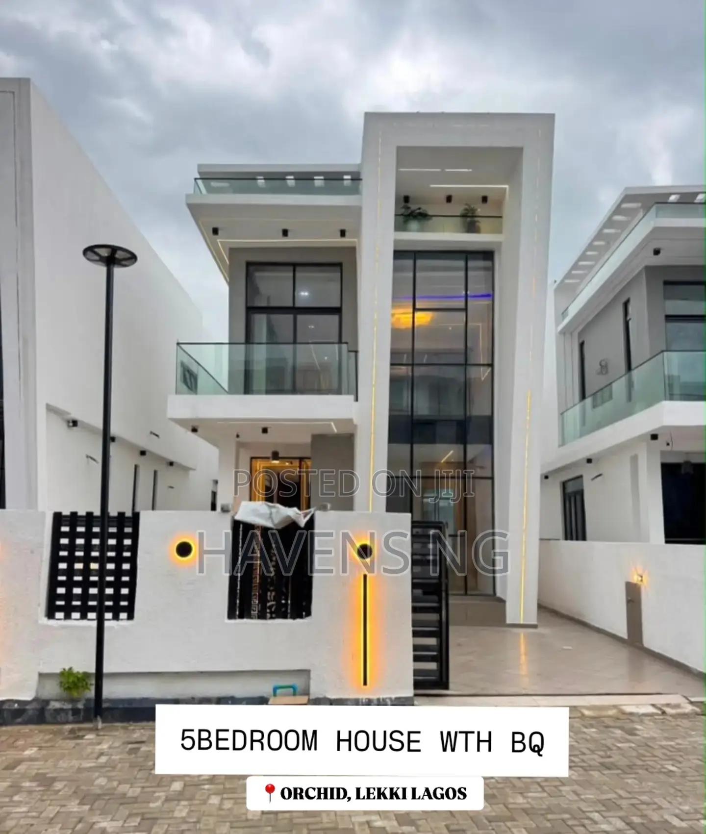 5bdrm Duplex in Lekki Phase 2 for sale