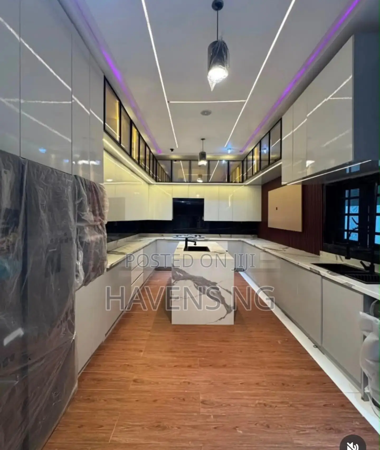 5bdrm Duplex in Lekki Phase 2 for sale