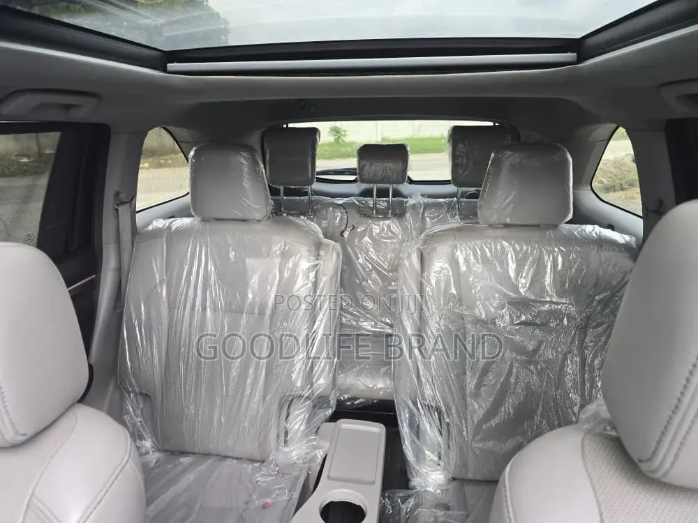 Toyota Highlander Limited Platinum 4dr SUV AWD (3.5L 6cyl 6A) 2015