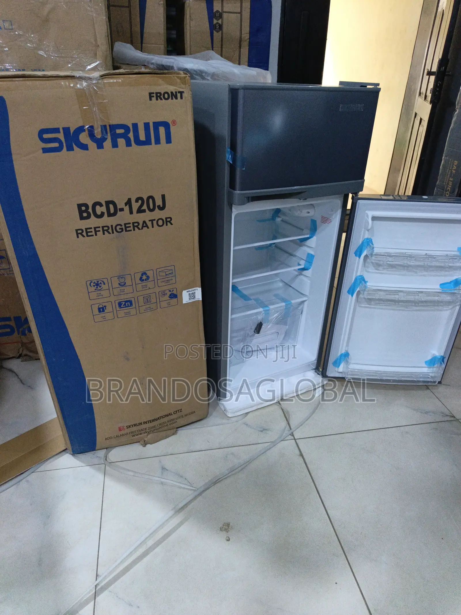 Skyrun BCD-120J Refrigerator – Family Size Compact Refrigerator