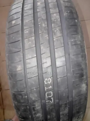 Pilleri Tyre 285/40r23
