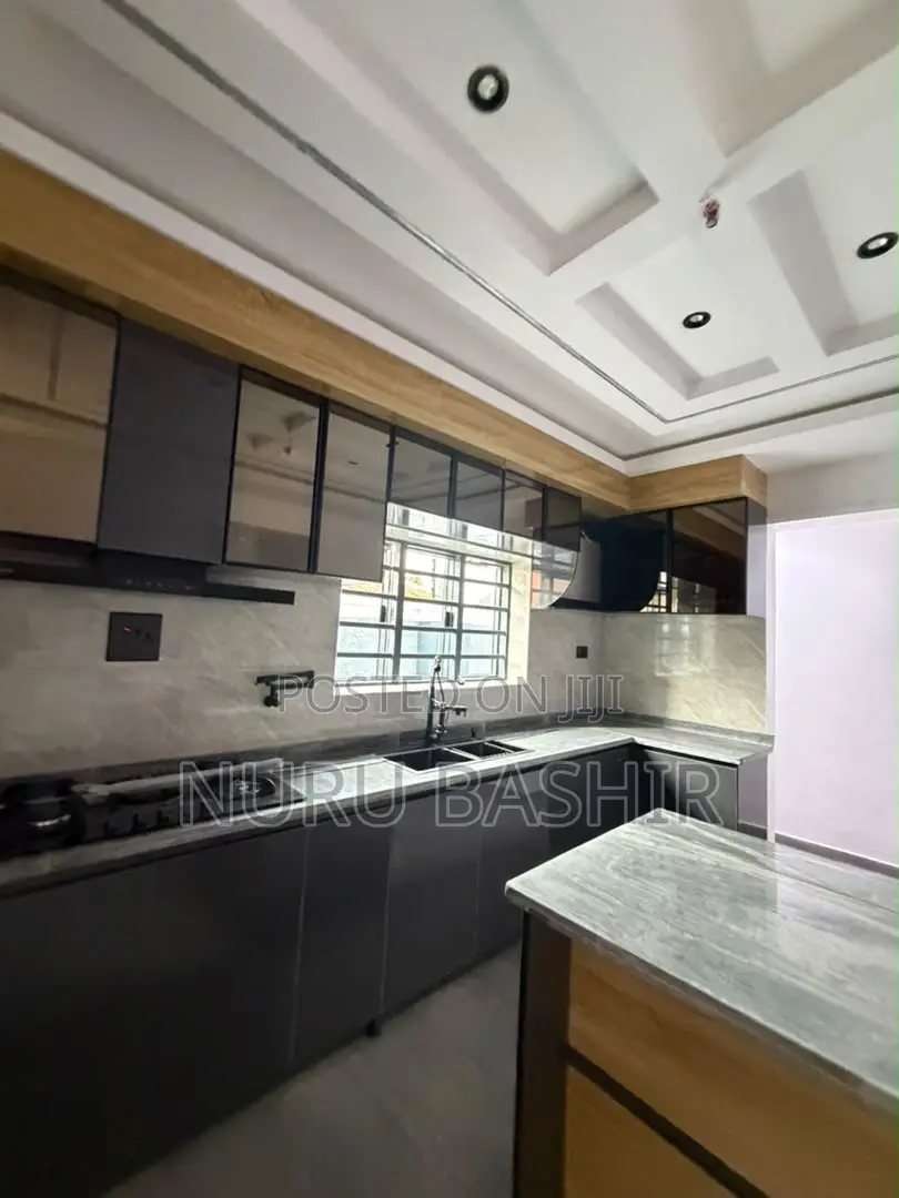3bdrm Duplex in Apple Street, Akala Express for sale