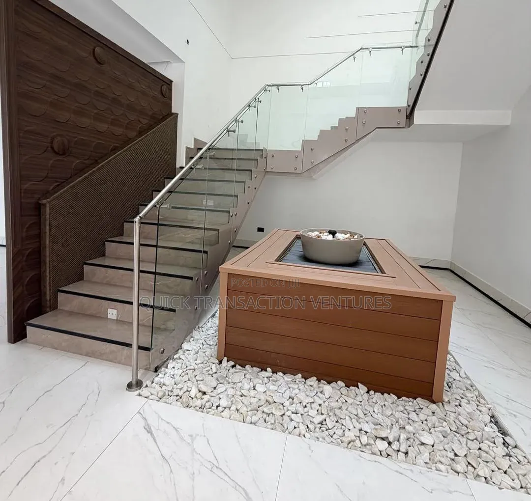 5bdrm Duplex in Cowrie Creek Estate, Ikate for sale