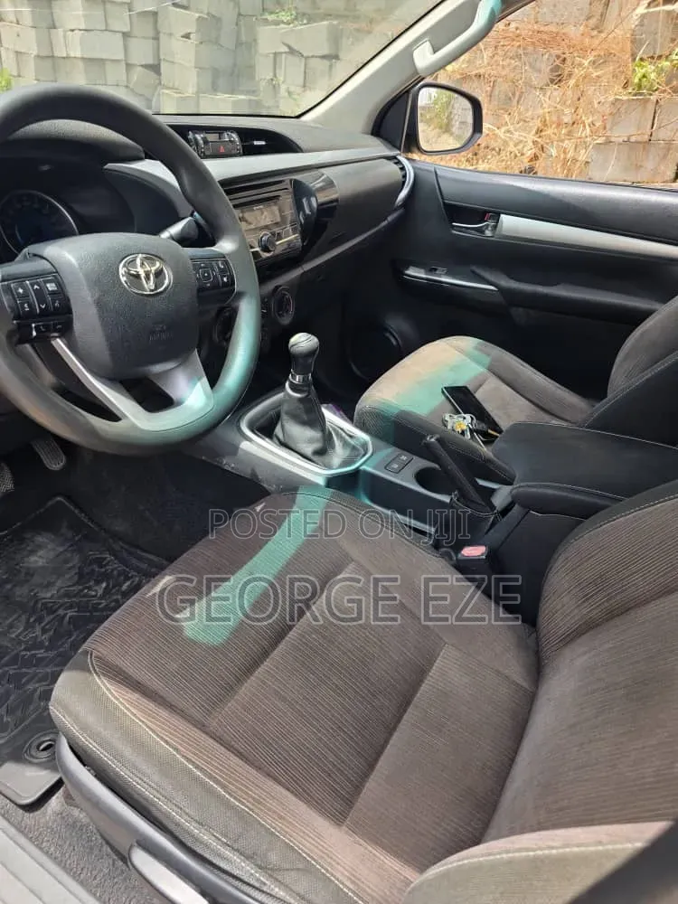 Toyota Hilux 2018 Black