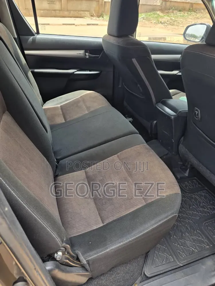 Toyota Hilux 2018 Black
