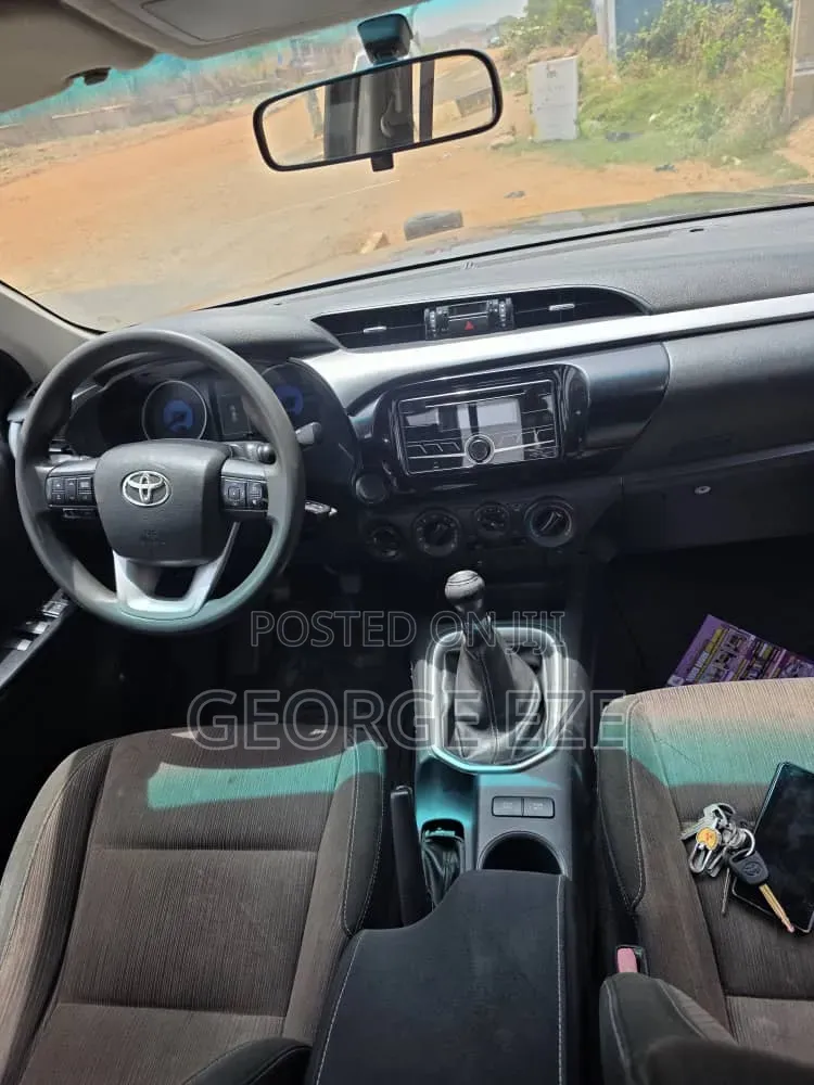 Toyota Hilux 2018 Black