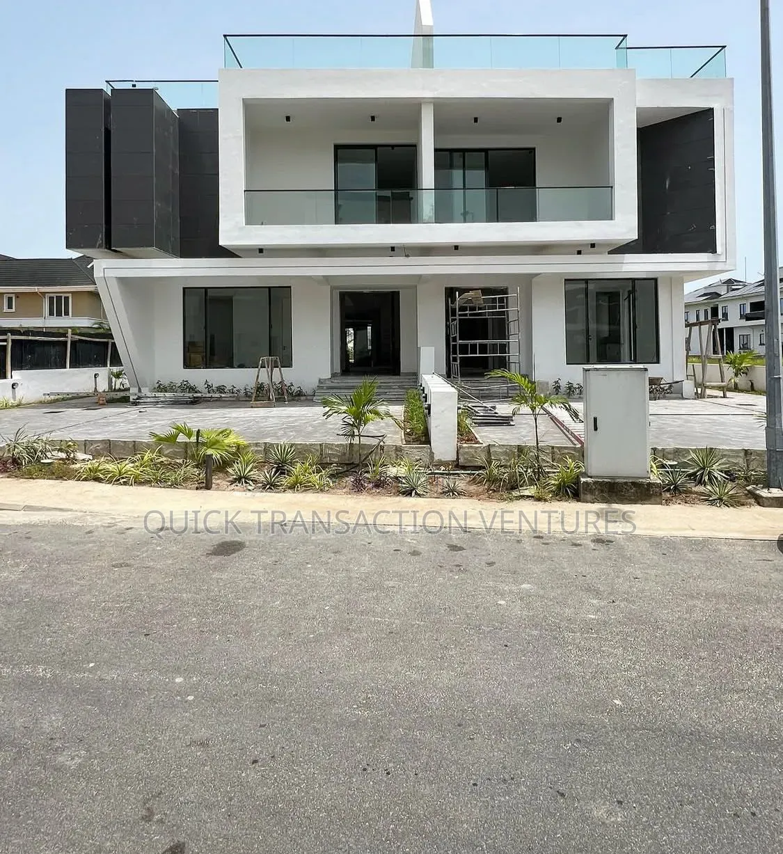 5bdrm Duplex in Cowrie Creek Estate, Ikate for sale