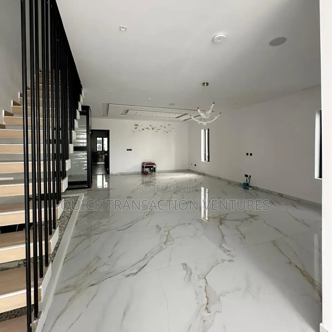 5bdrm Duplex in Cowrie Creek Estate, Ikate for sale