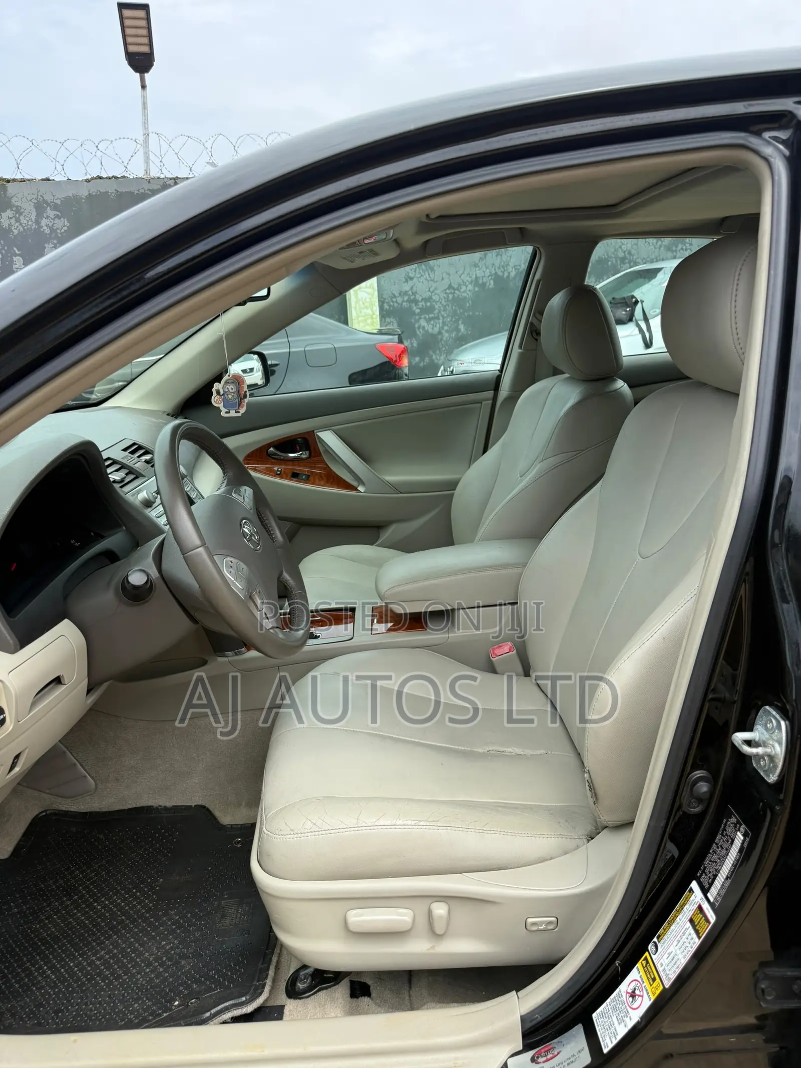 Toyota Camry XLE V6 4dr Sedan (3.5L 6cyl 6AM) 2010 Black