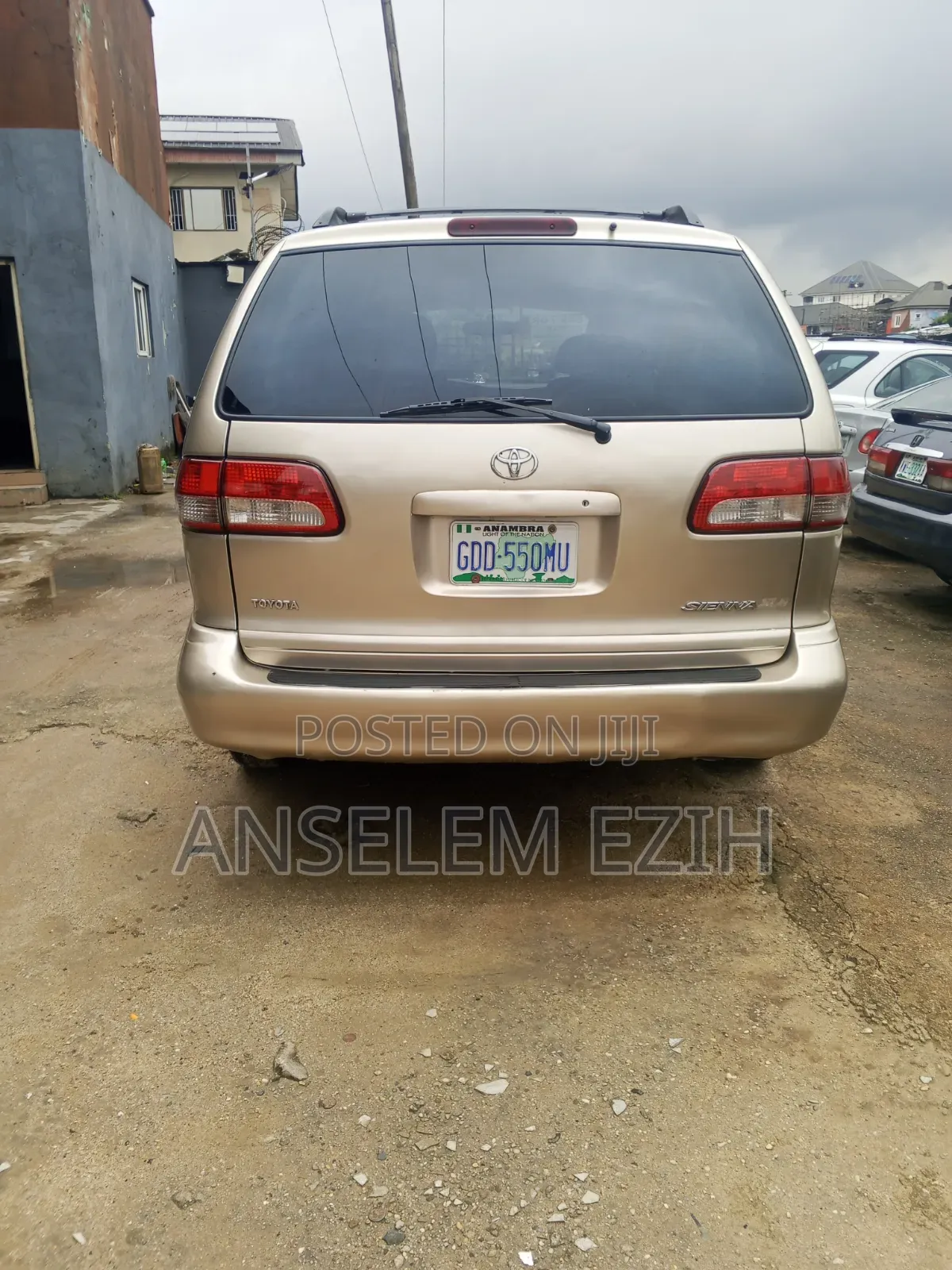 Toyota Sienna 2002 Gold