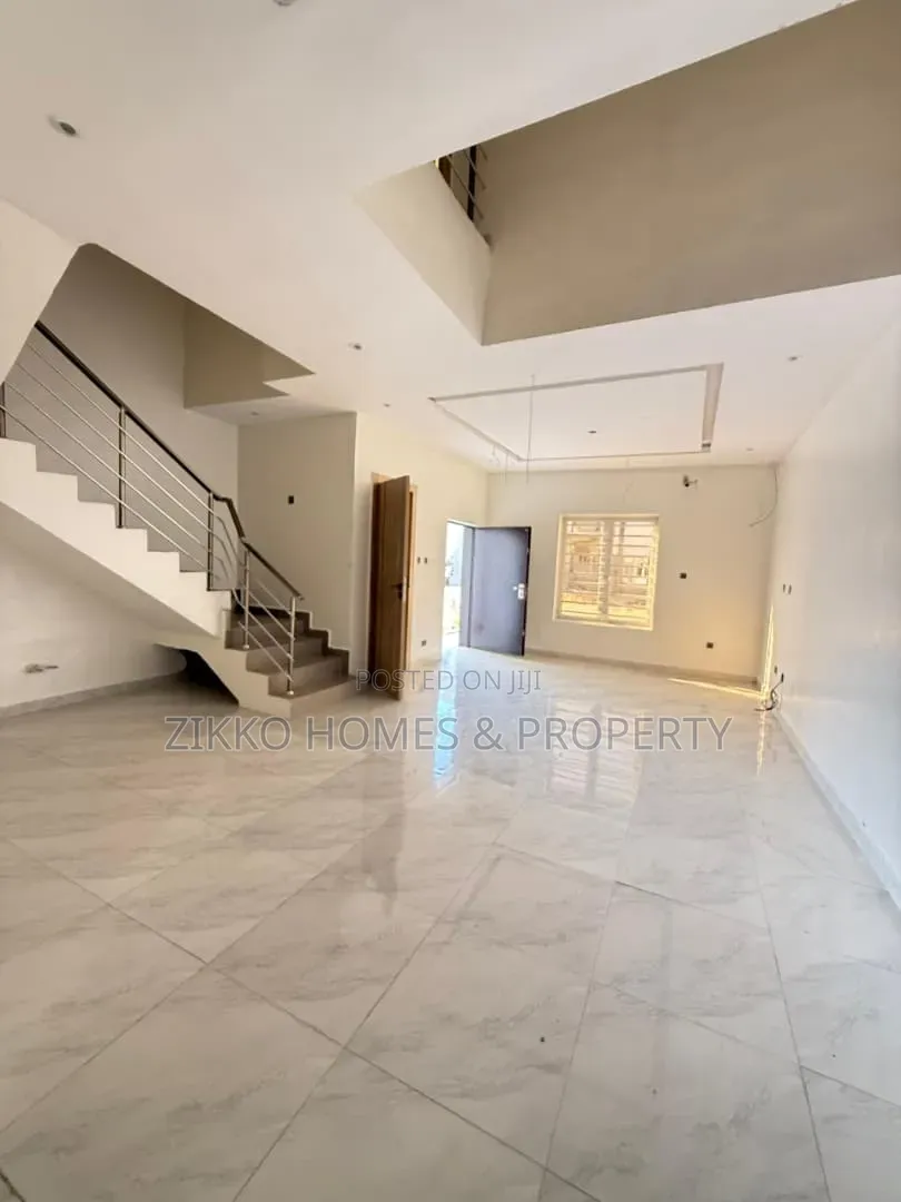 3bdrm Townhouse/Terrace in Eleko for sale