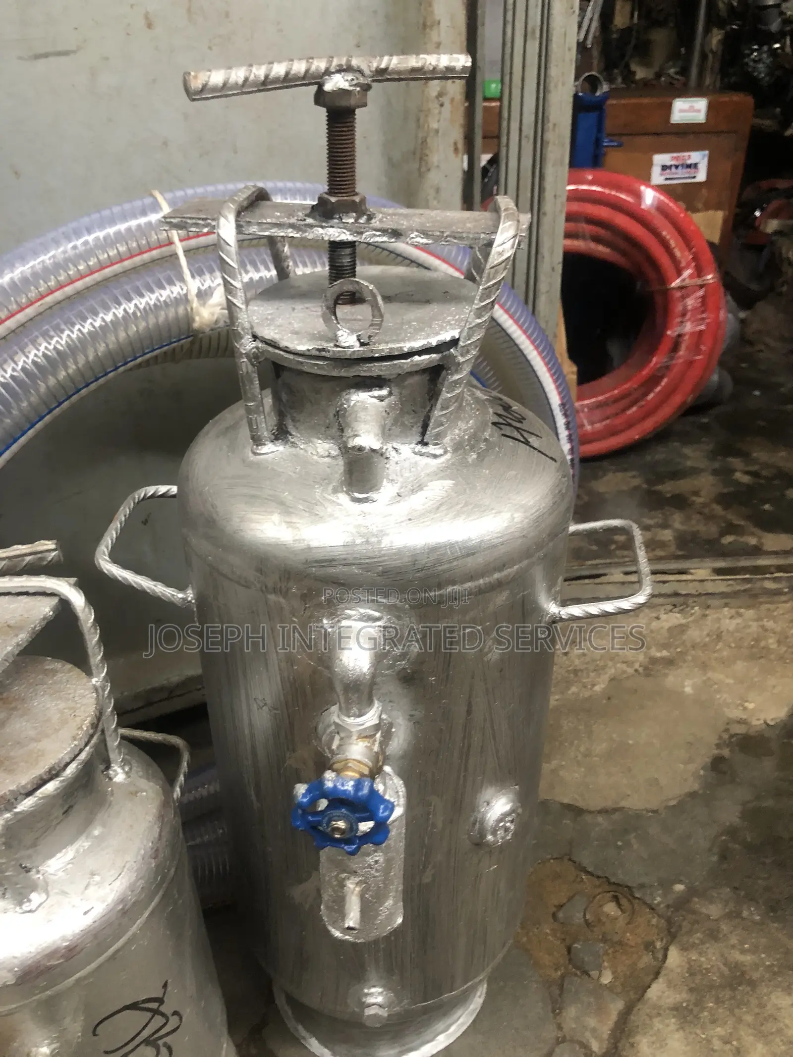 Heavy-Duty Pressure Vessel (Medium One)