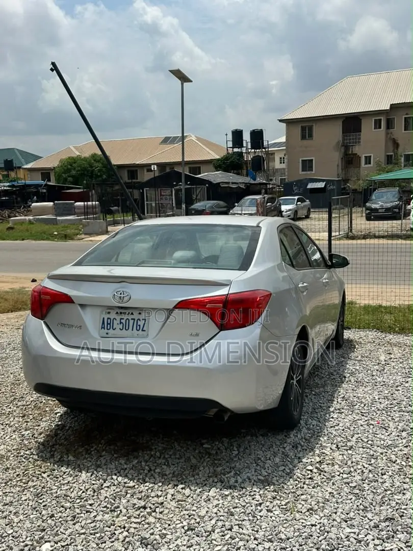 Toyota Corolla LE 4dr Sedan (1.8L 4cyl CVT) 2016 Silver