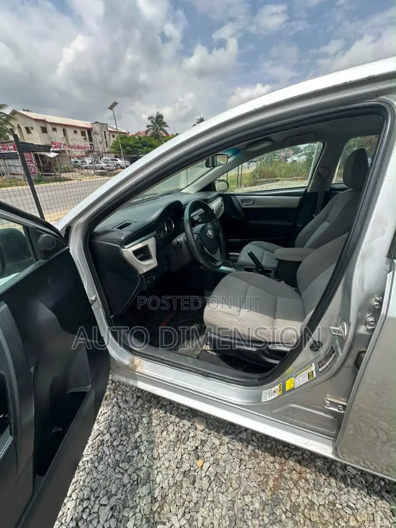 Toyota Corolla LE 4dr Sedan (1.8L 4cyl CVT) 2016 Silver