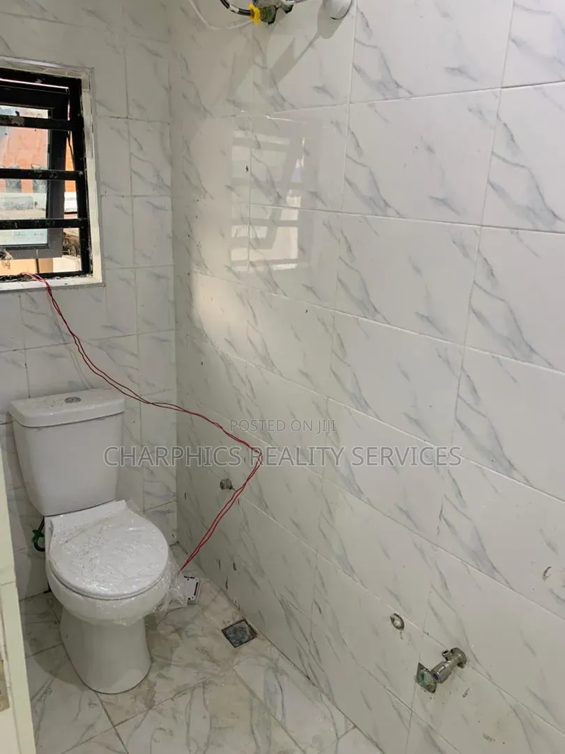 1bdrm Apartment in Lekki Phase 1 for rent