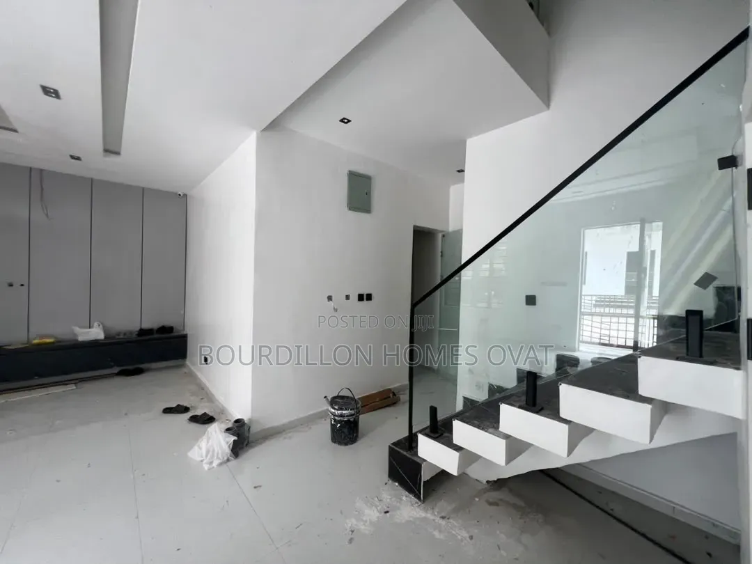 4bdrm Duplex in Jakunde Lekki Lagos for sale