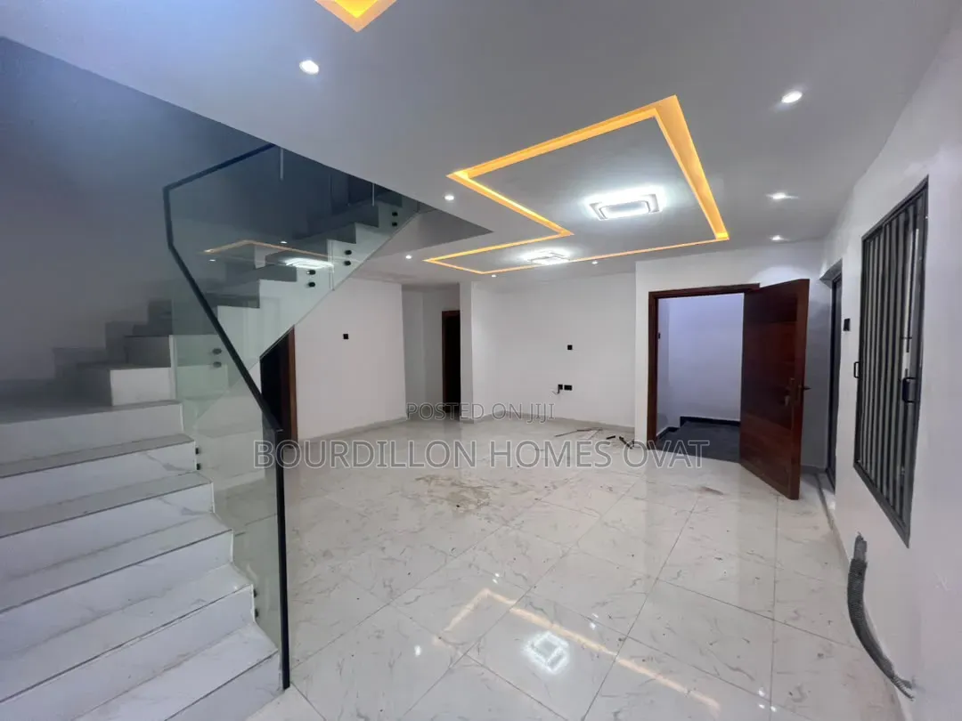 4bdrm Duplex in Lekki Phase 1 for rent