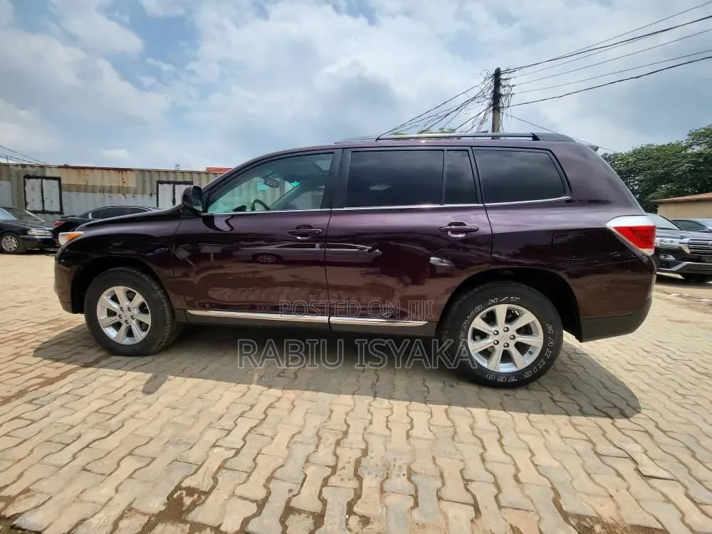 Toyota Highlander 2012 Brown