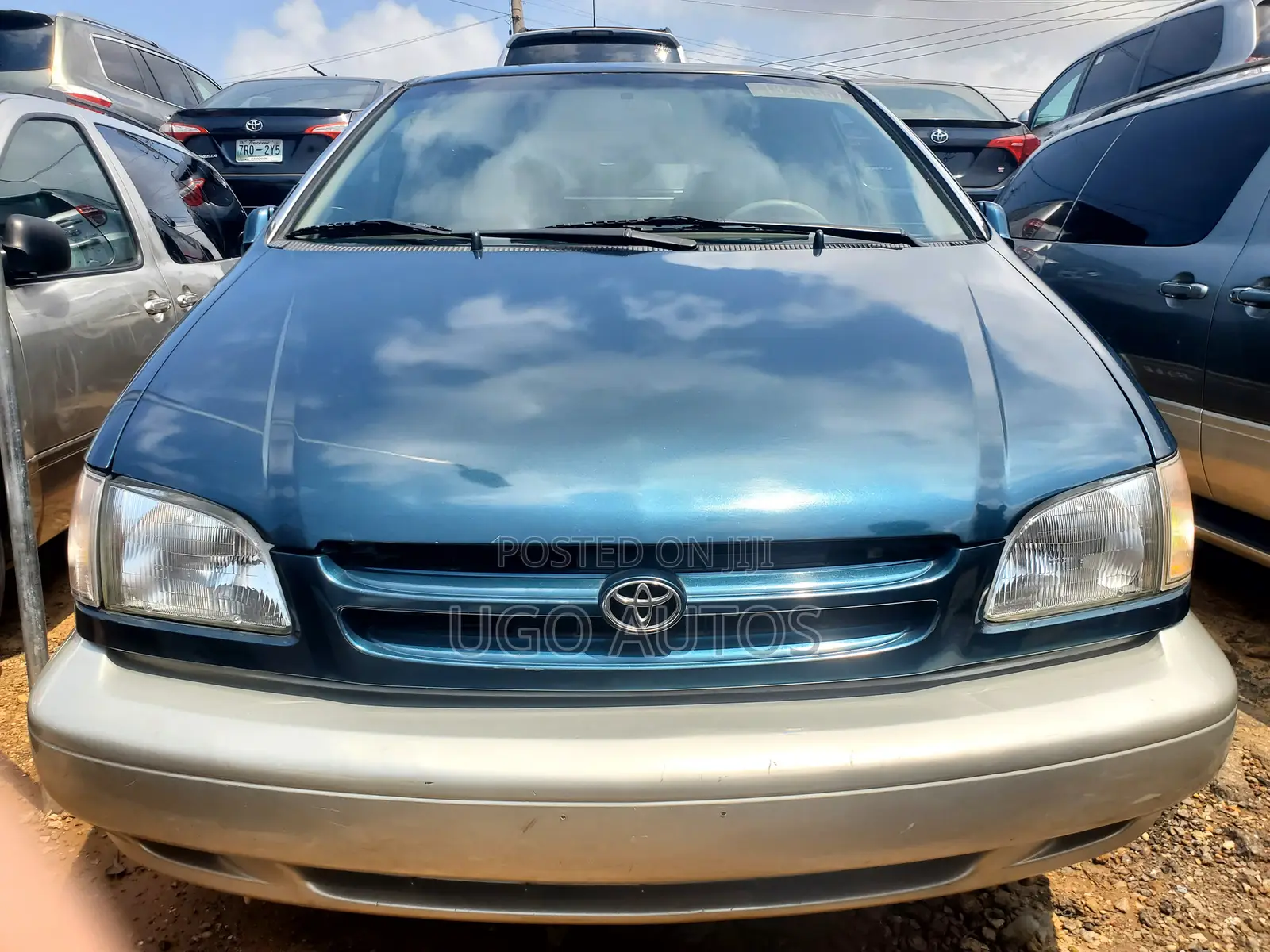 Toyota Sienna 2000 Green