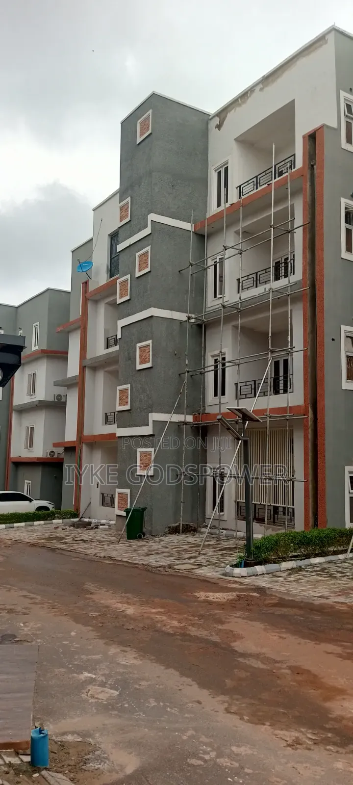 3bdrm Block of Flats in Estate Opp. Games, Durumi for rent