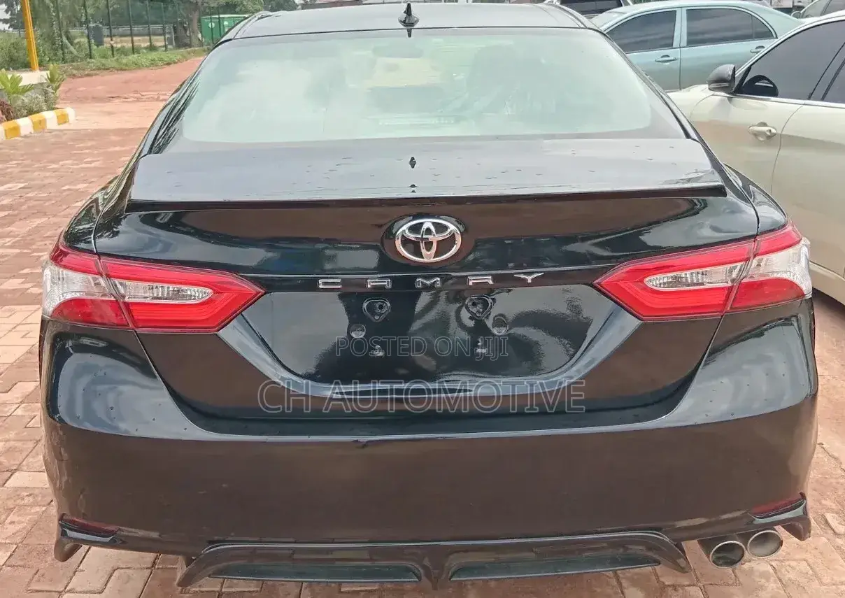Toyota Camry SE Nightshade FWD 2020 Black