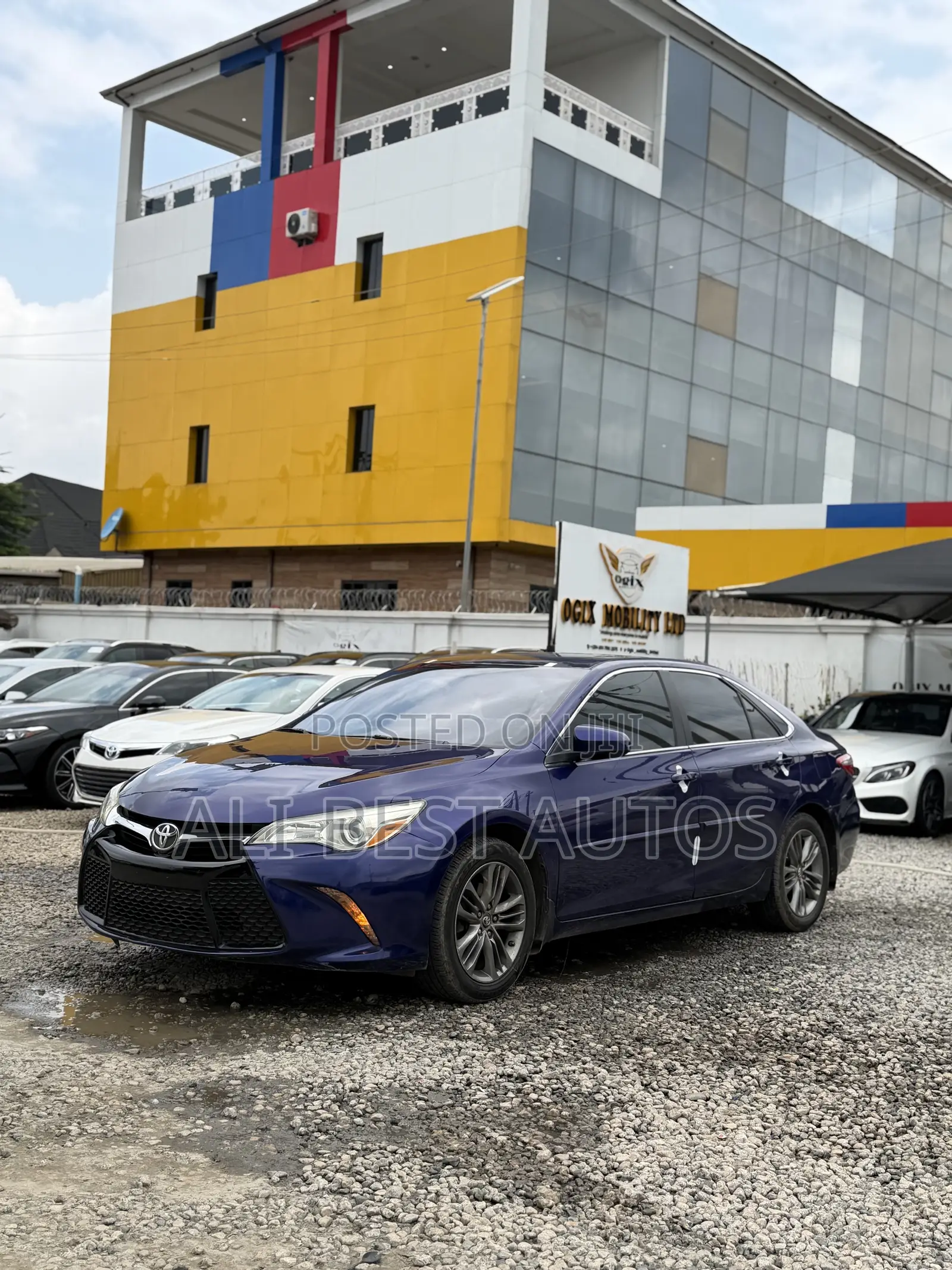 Toyota Camry SE 4dr Sedan (2.5L 4cyl 6A) 2015 Blue
