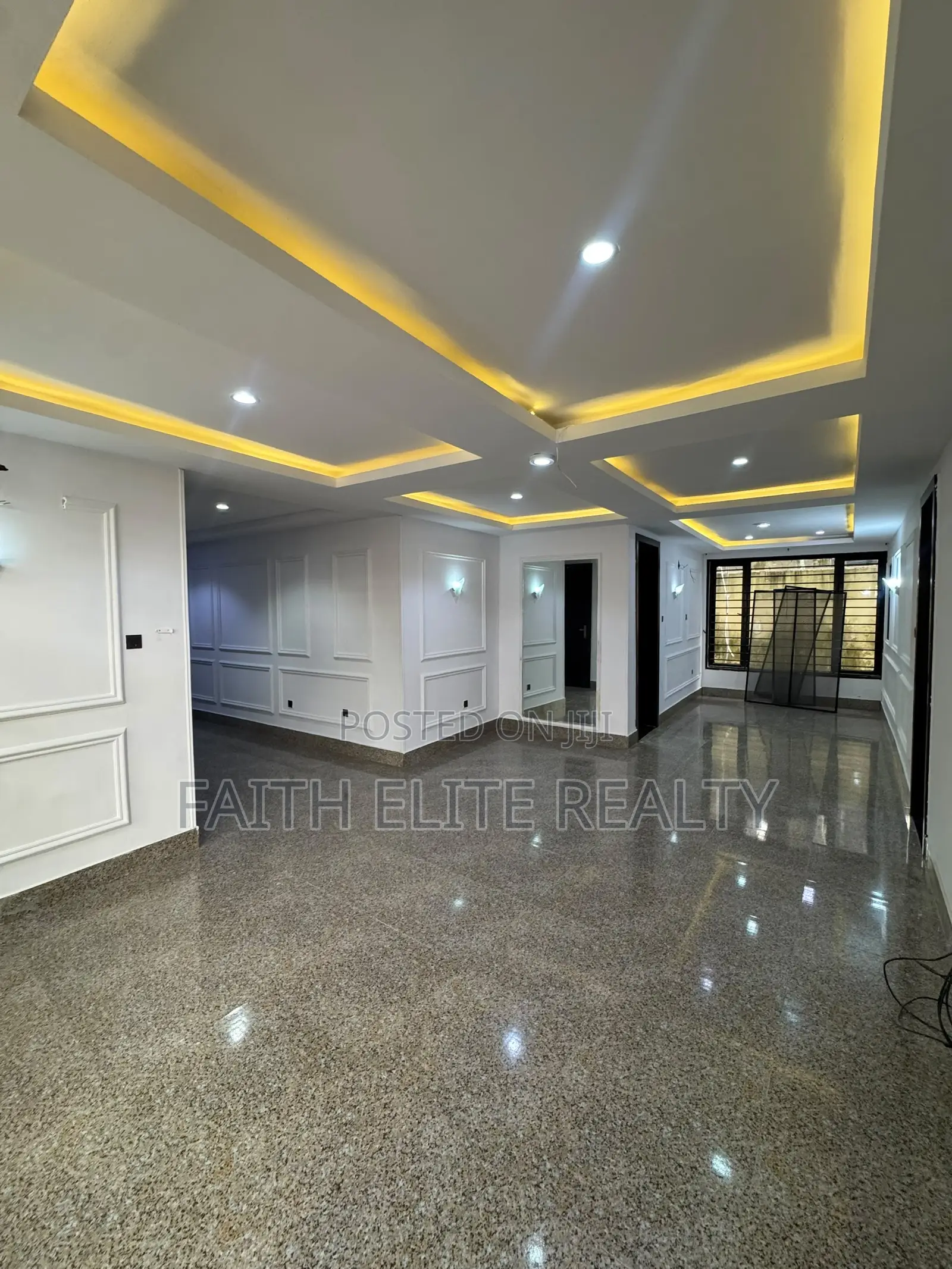3bdrm Apartment in Lekki Phase 1 for rent
