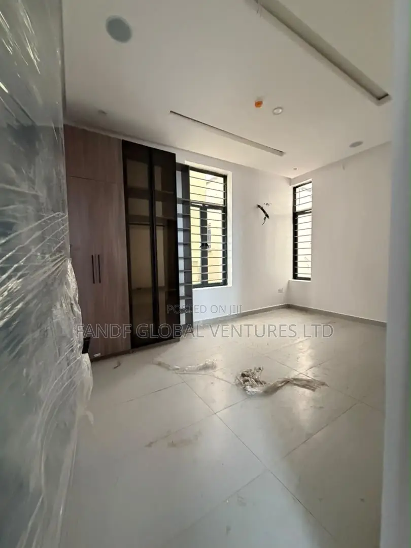 4bdrm Duplex in Omole Phase 2 for sale