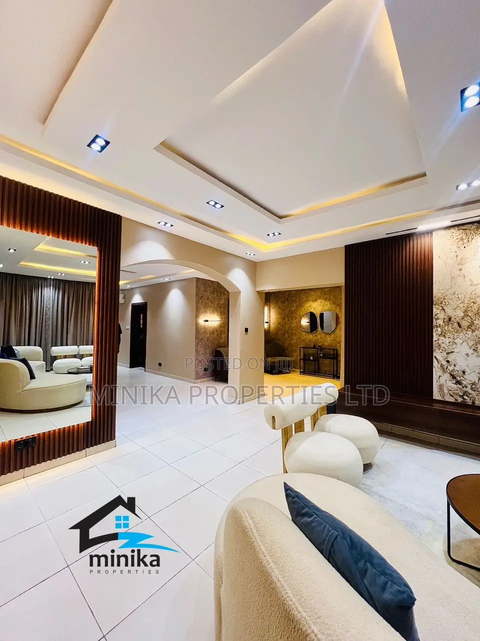 3bdrm Apartment in Osapa london for sale