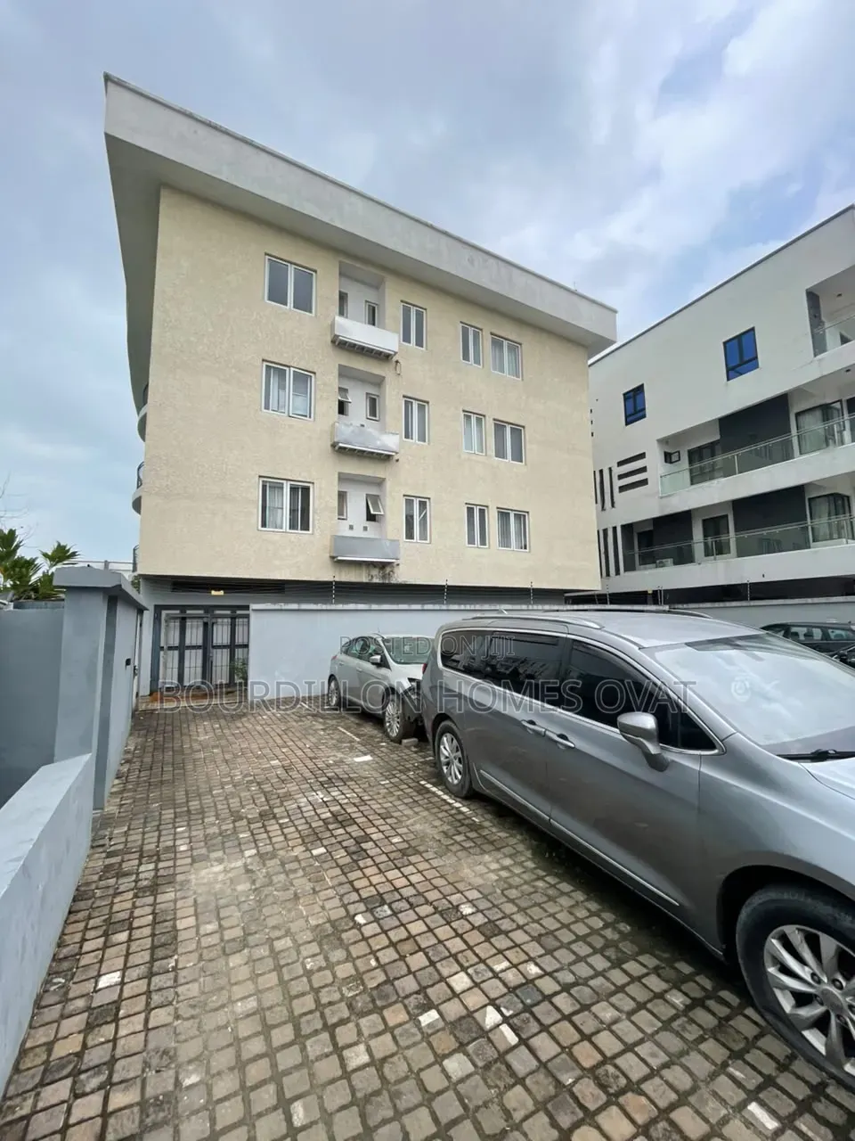 3bdrm Apartment in Ikate Lekki Lagos for sale