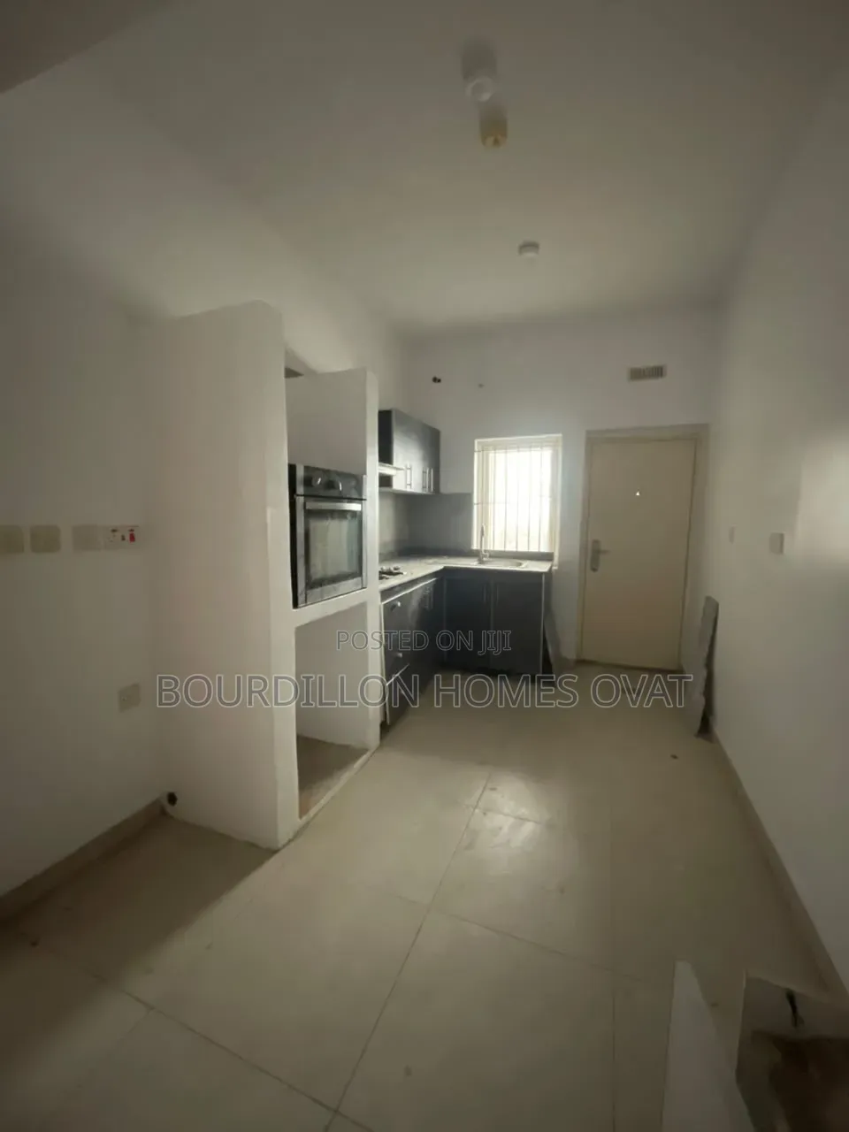 3bdrm Apartment in Ikate Lekki Lagos for sale