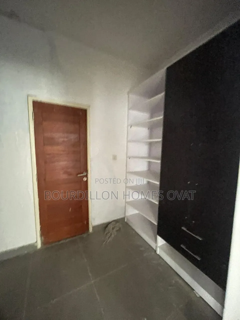 3bdrm Apartment in Ikate Lekki Lagos for sale