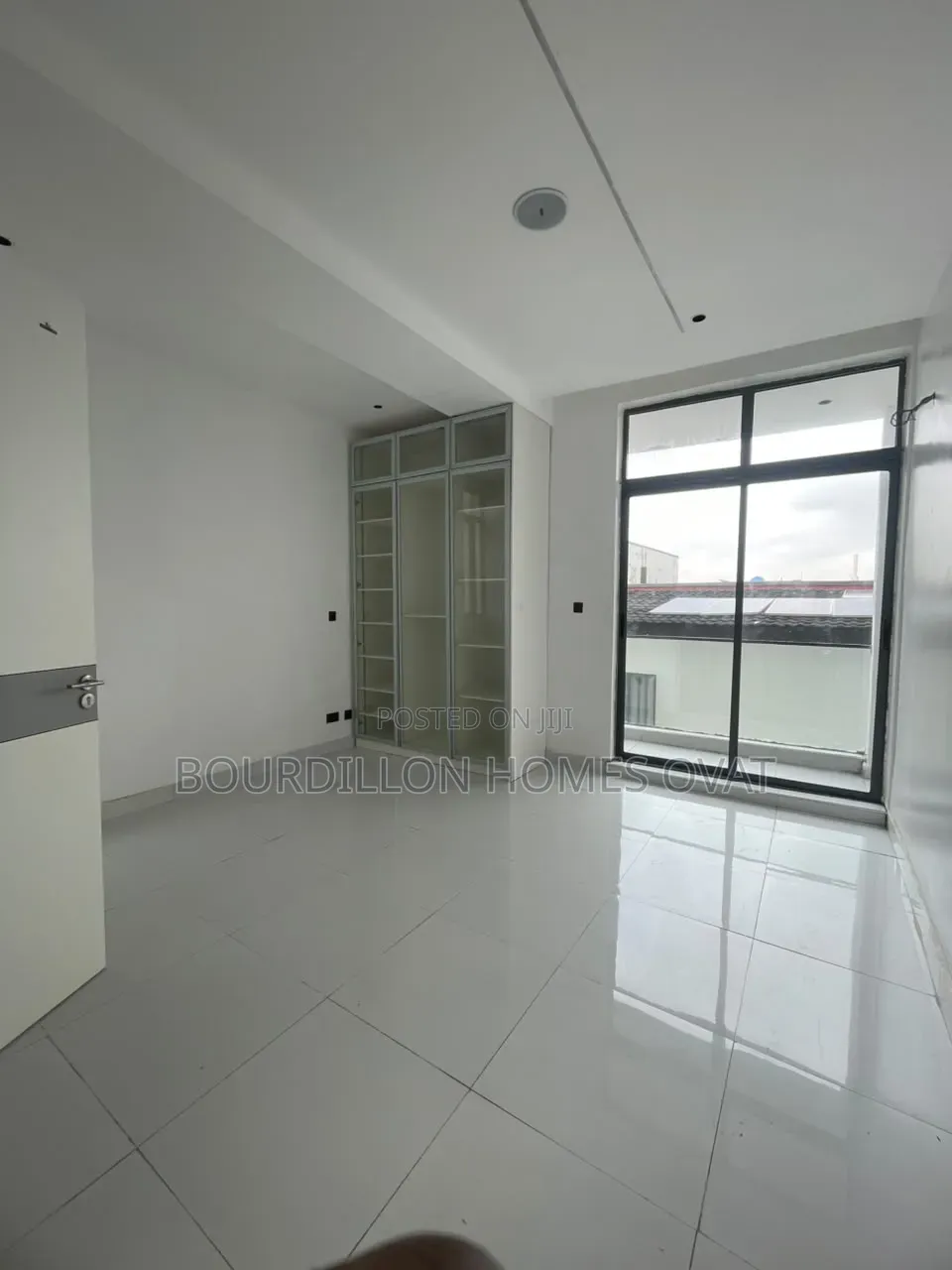 3bdrm Apartment in Ikate Lekki Lagos for sale