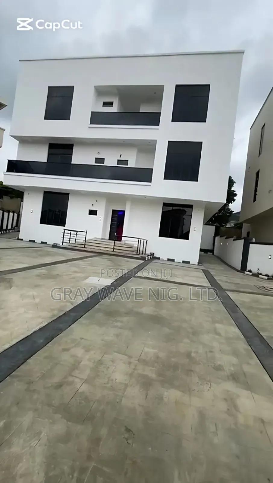 5bdrm Duplex in Guzape District for sale