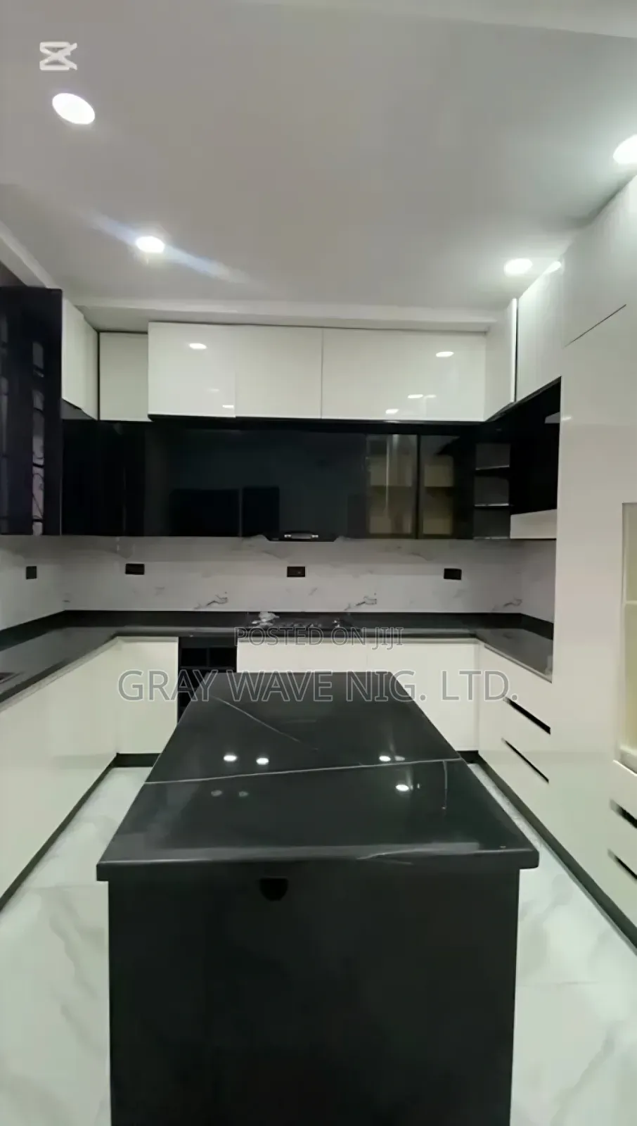 5bdrm Duplex in Guzape District for sale