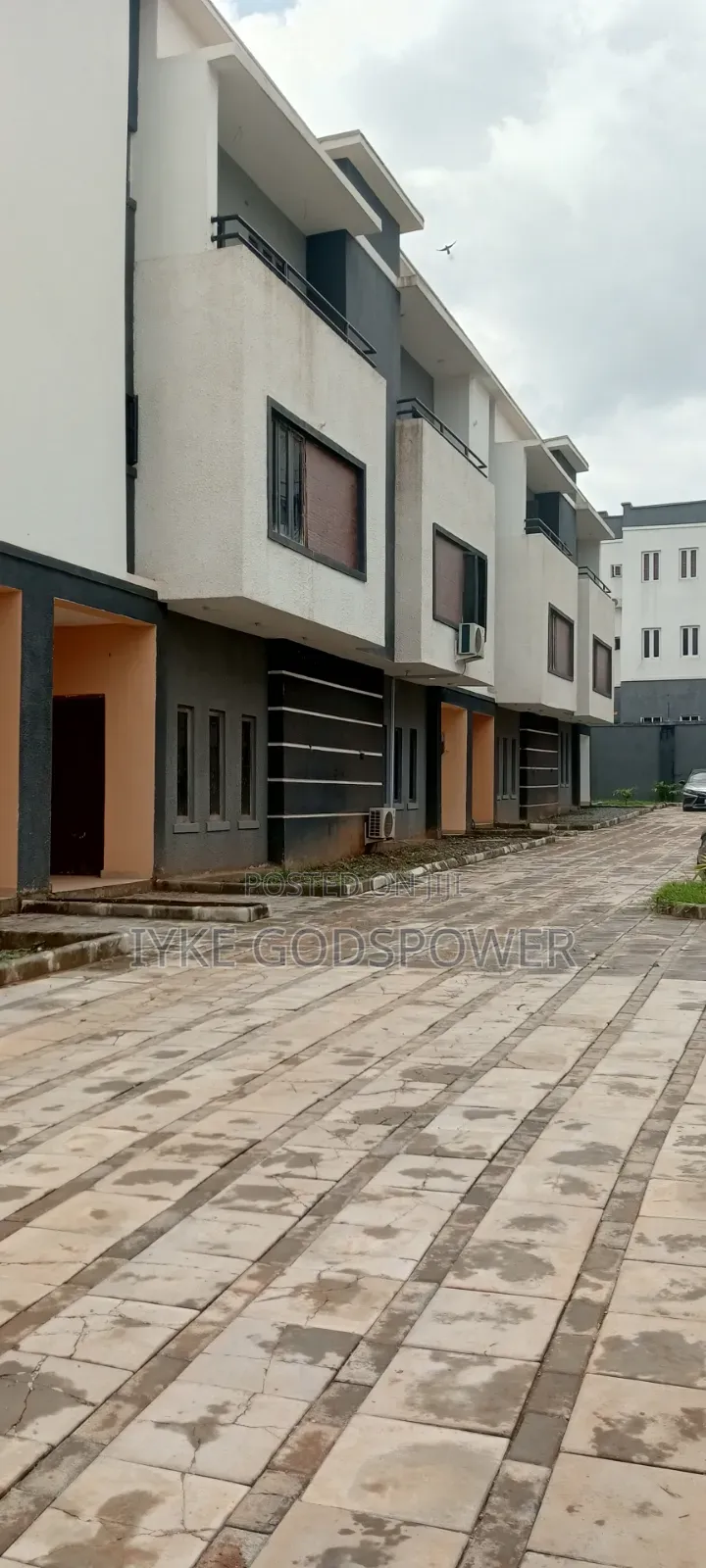 4bdrm Duplex in Kaura for rent