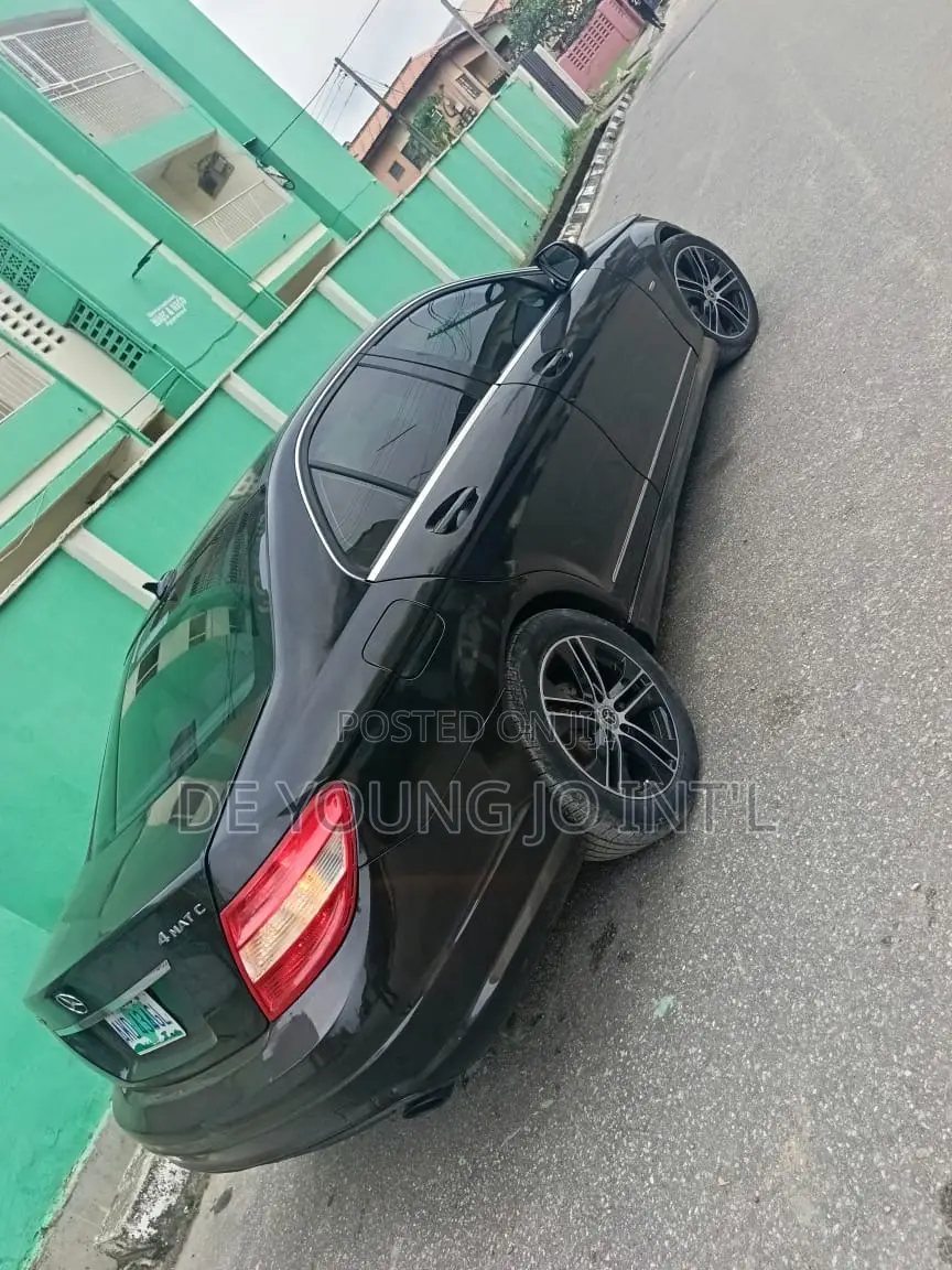 Mercedes-Benz C300 Luxury 4Matic Sedan AWD (3.0L 6cyl 7A) 2011 Black