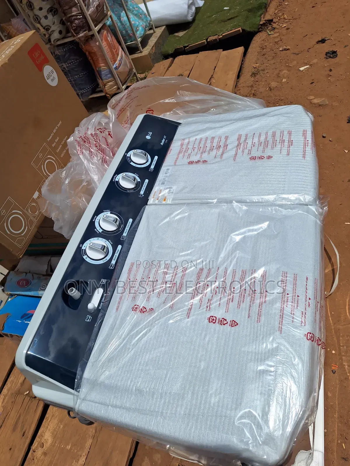 LG 13.5kg Semi-Automatic Twin-Tub Top-Load Washing Machine (P1401RON9T