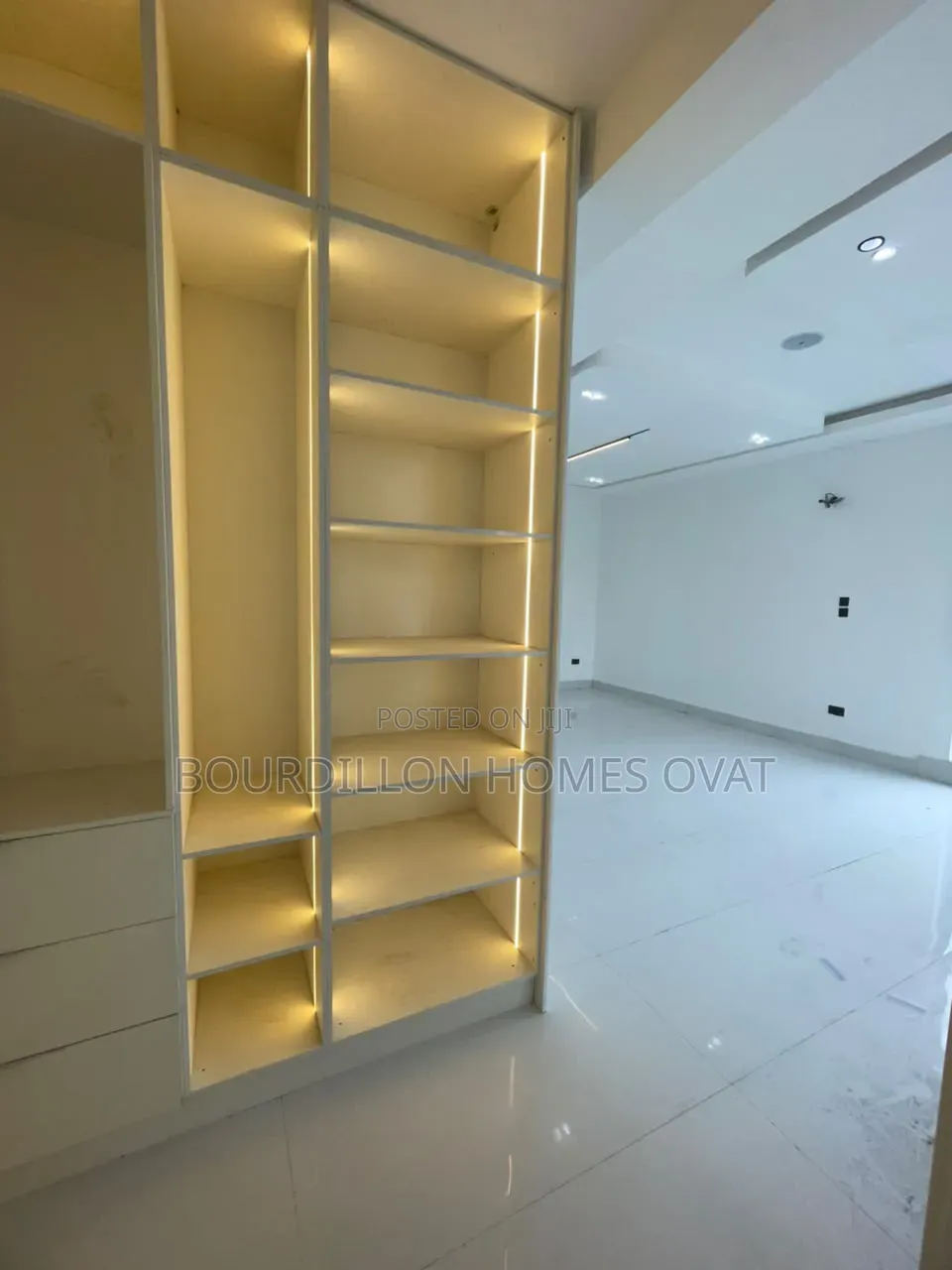 3bdrm Apartment in Ikate Lekki Lagos for sale