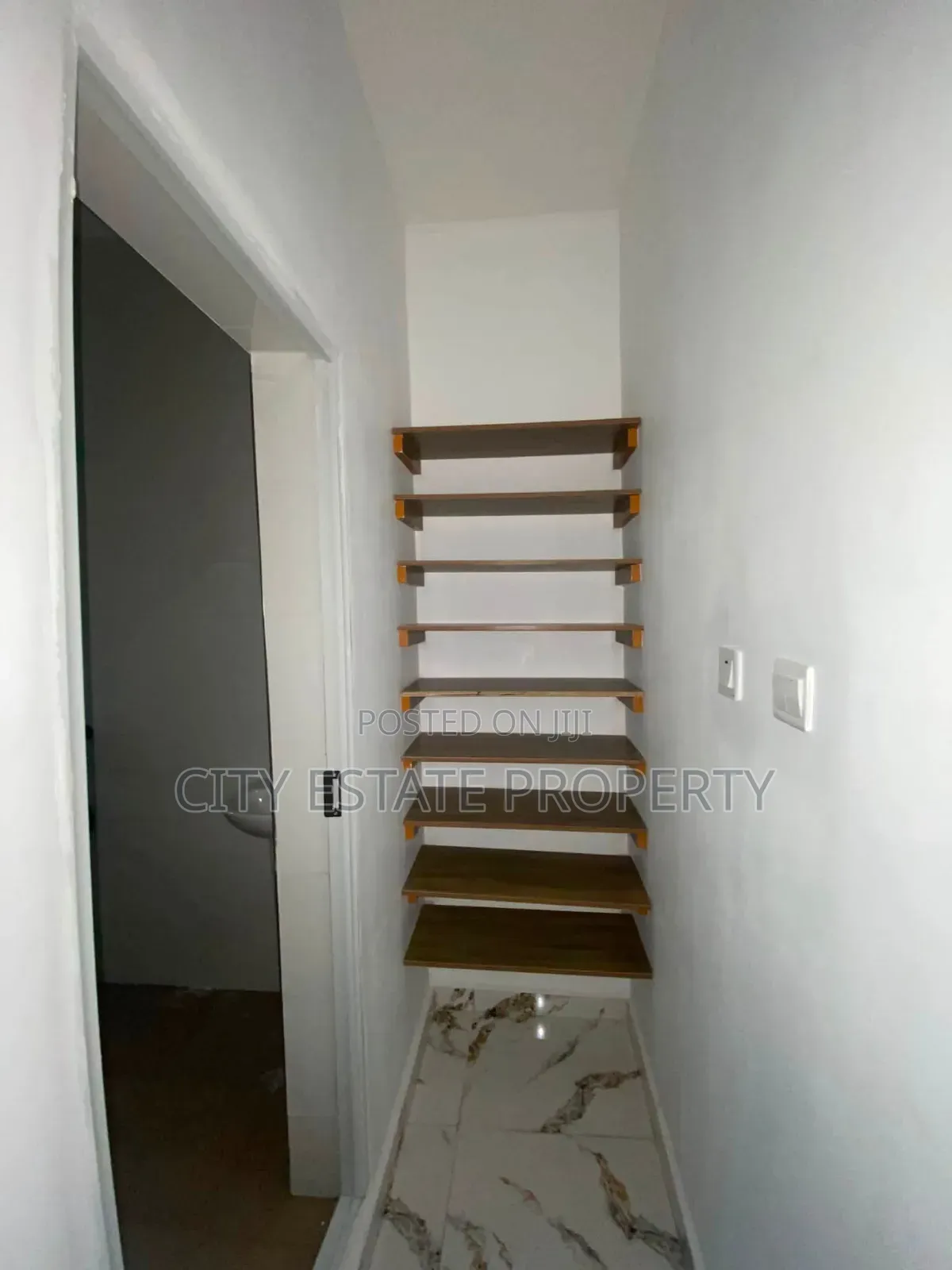 1bdrm Block of Flats in City Estate, Rukpokwu for rent