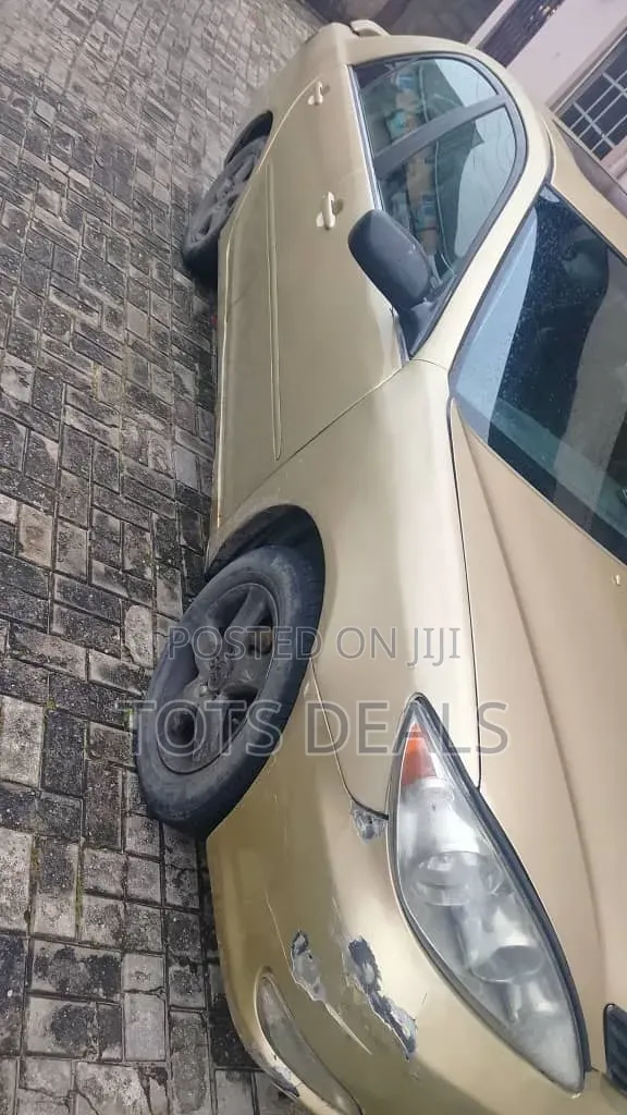 Toyota Camry LE V6 4dr Sedan (3.0L 6cyl 5A) 2004 Gold