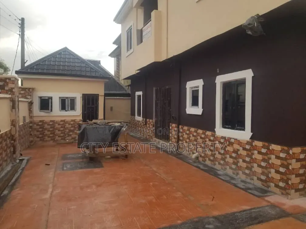 2bdrm Block of Flats in City Estate, Rukpokwu for rent