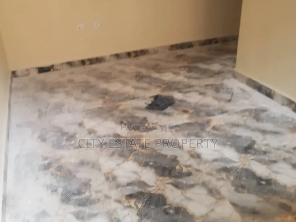 2bdrm Block of Flats in City Estate, Rukpokwu for rent