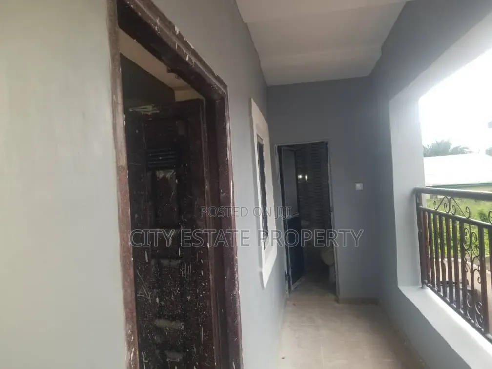 2bdrm Block of Flats in City Estate, Rukpokwu for rent
