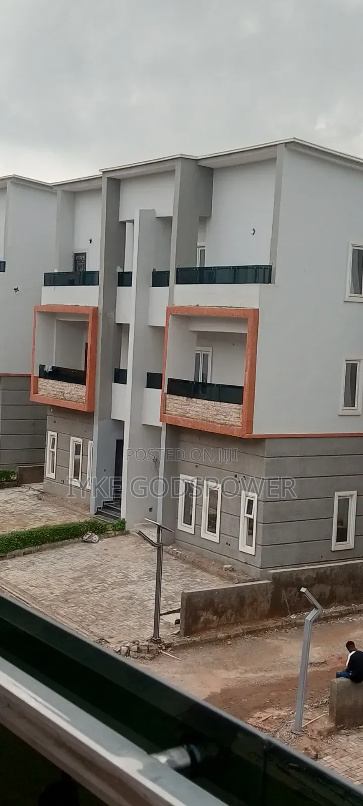 4bdrm Duplex in Kaura for sale