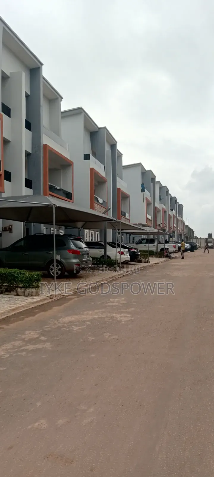 4bdrm Duplex in Kaura for sale