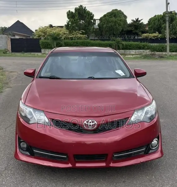 Toyota Camry 2014 Red