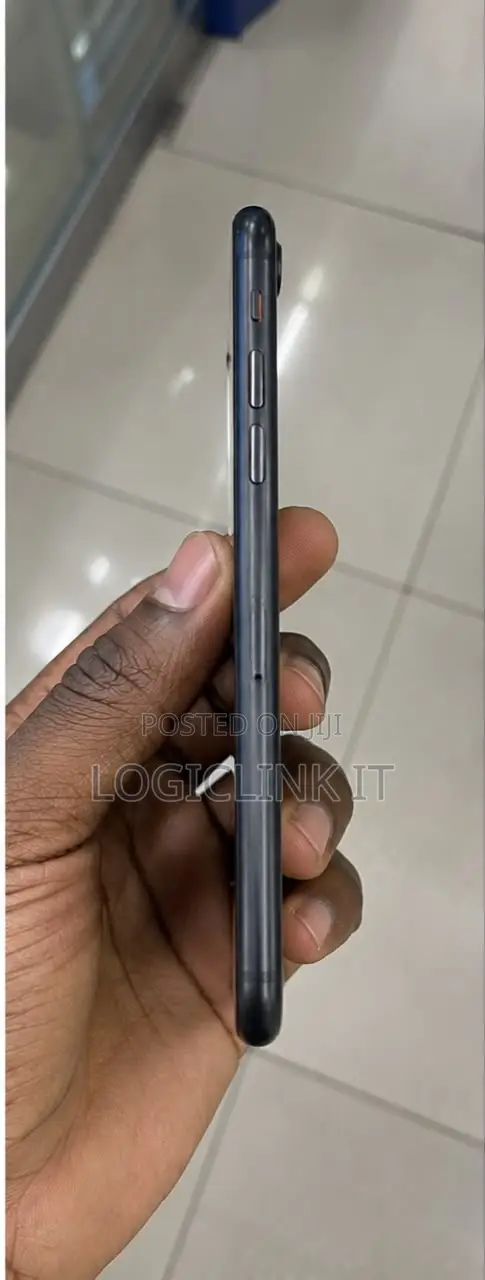 Apple iPhone 7 32 GB Black