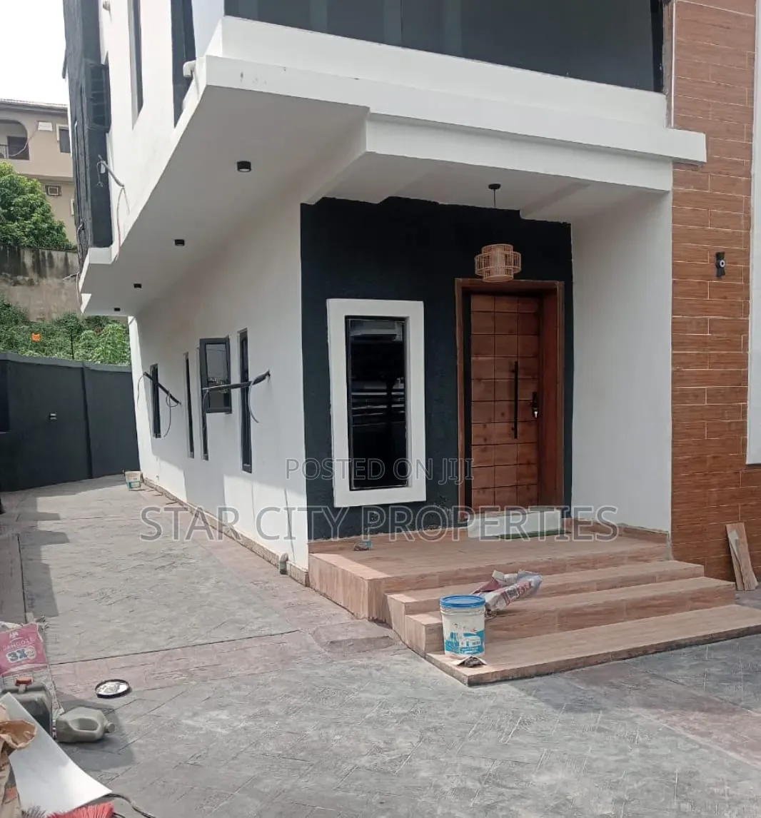 5bdrm Duplex in Magodo Phase 2 for sale